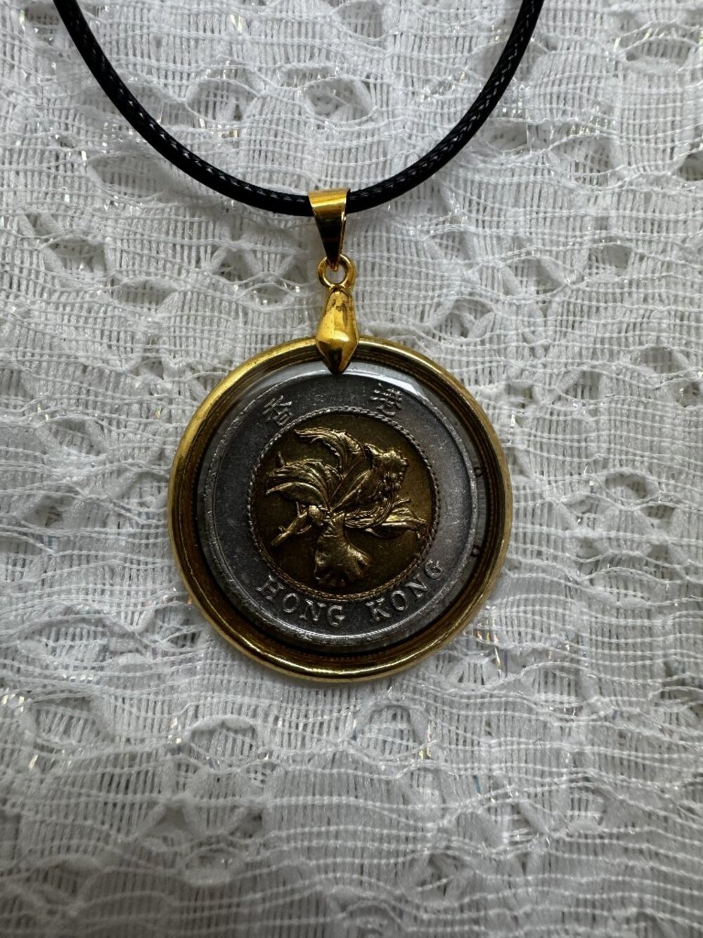 1994 Hong Kong 10 Dollar Coin Pendant, Hand-Poured Resin Vintage Coin Jewelry
